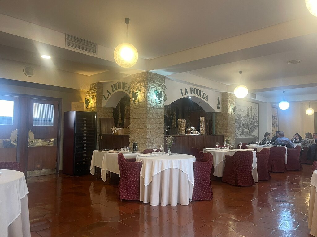 restaurante la bodega hotel las cigüeñas trujillo